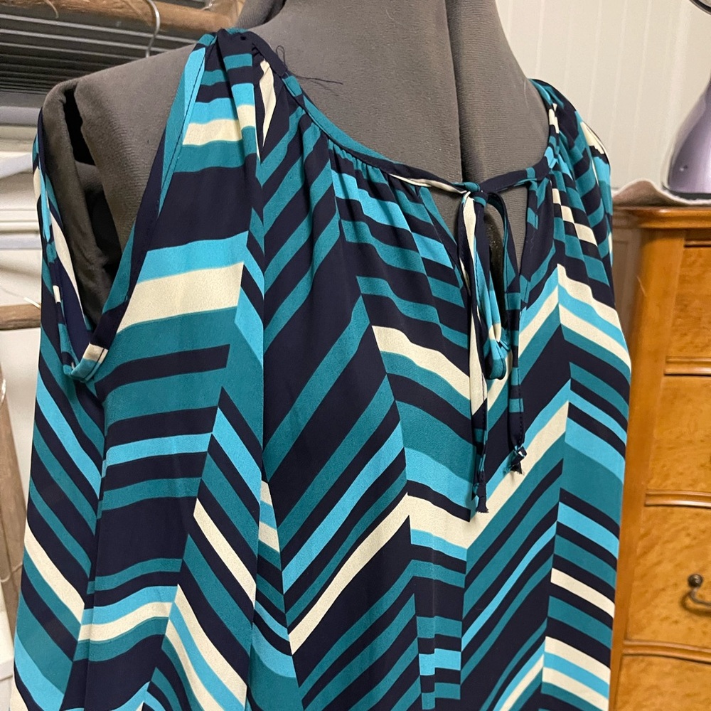 Women’s Multi-Colored Size Large V-Neck Blouse